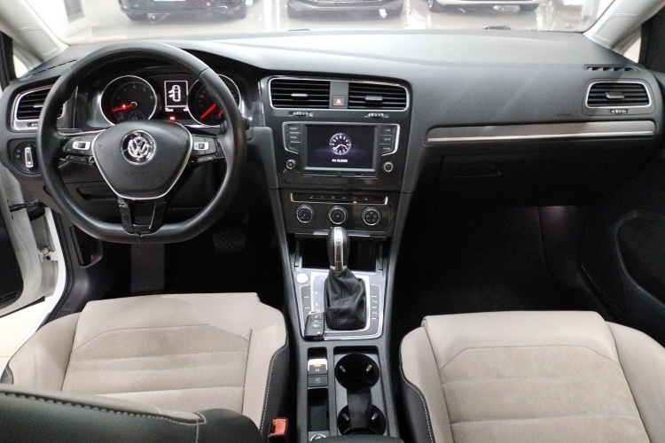 大众 高尔夫 2017款 230TSI 自动豪华百万辆纪念版中控内饰12