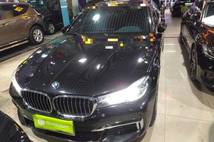 宝马7系 2018款 730Li 领先型 M运动套装车身外观2