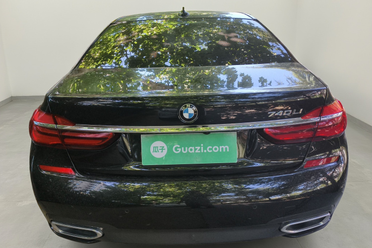 宝马7系 2018款 740Li 领先型 M运动套装车身外观6