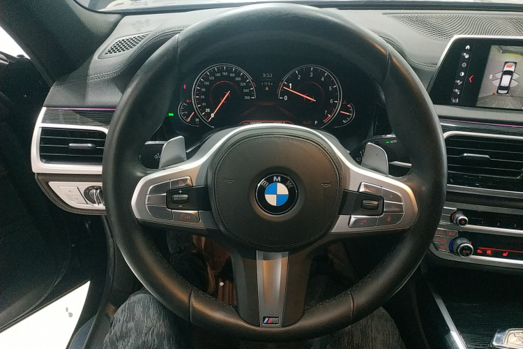 宝马7系 2018款 730Li 领先型 M运动套装中控内饰13