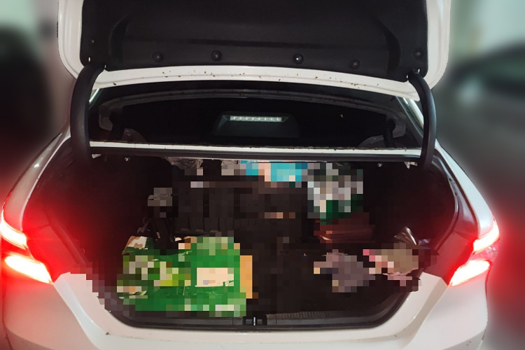 丰田 凯美瑞 2021款 2.5G 豪华版中控内饰23