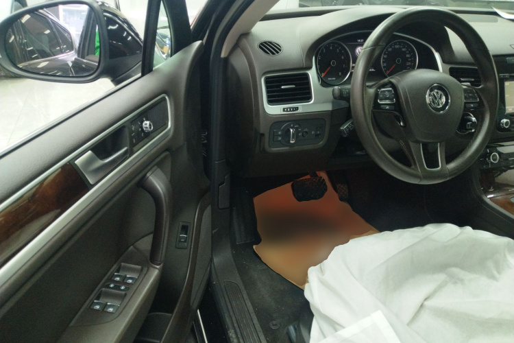 大众 途锐 2011款 3.0TSI 标配型中控内饰20