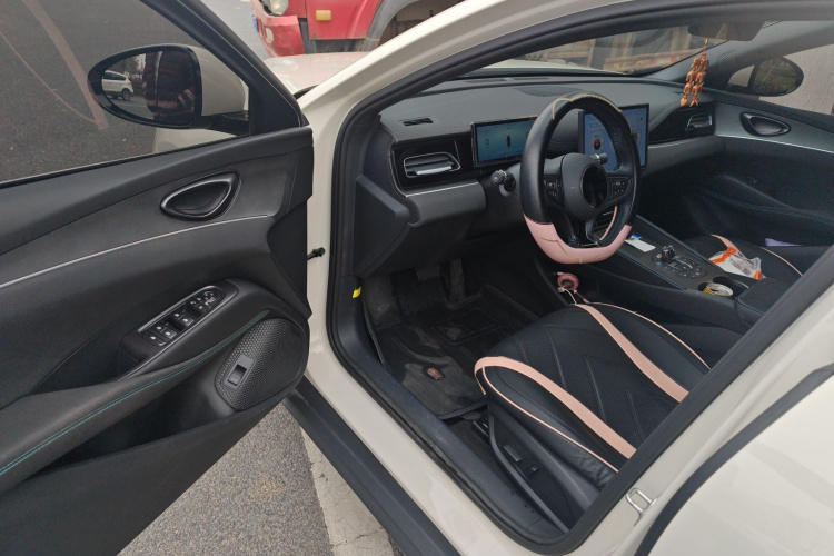 比亚迪 海豹06新能源 2024款 DM-i 80KM尊贵型中控内饰20