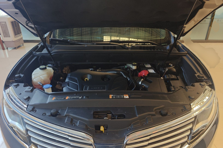 林肯MKX 2017款 2.0T 四驱尊雅版机舱底盘24