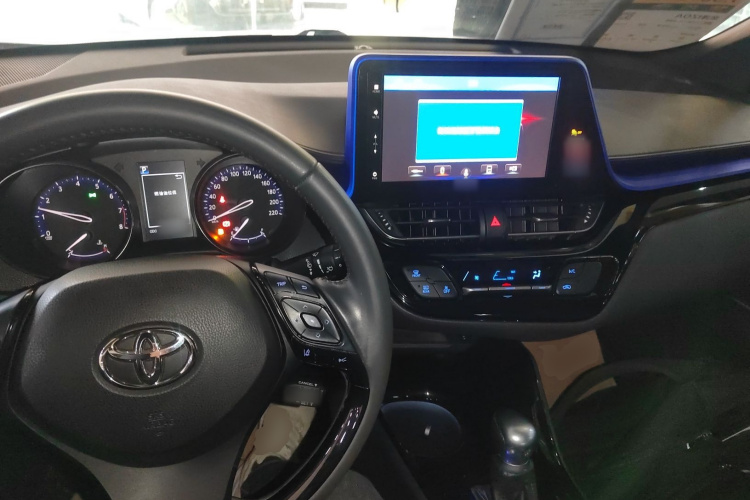 丰田 奕泽IZOA 2020款 2.0L 奕驰版中控内饰7002