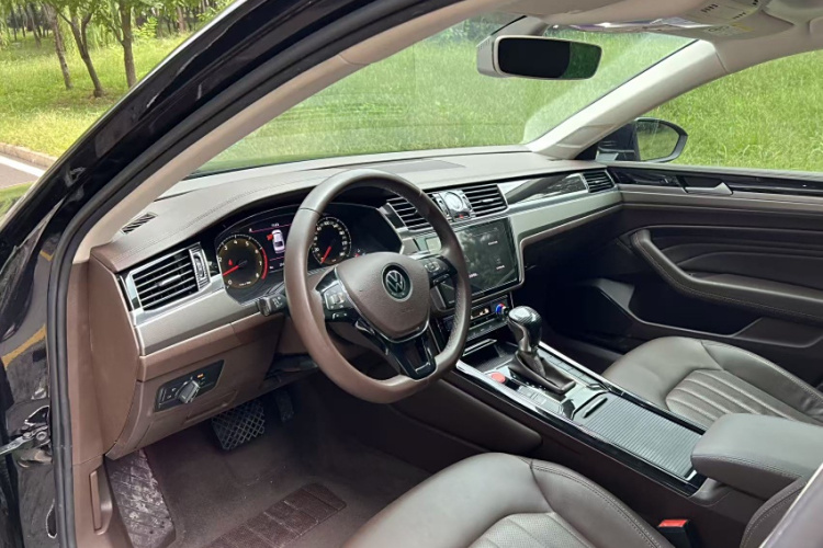 大众 辉昂 2021款 380TSI 豪华版中控内饰7008