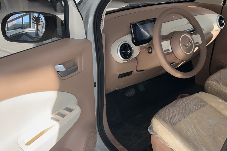 五菱汽车 宏光MINIEV 2025款 四门版 进阶款中控内饰7002