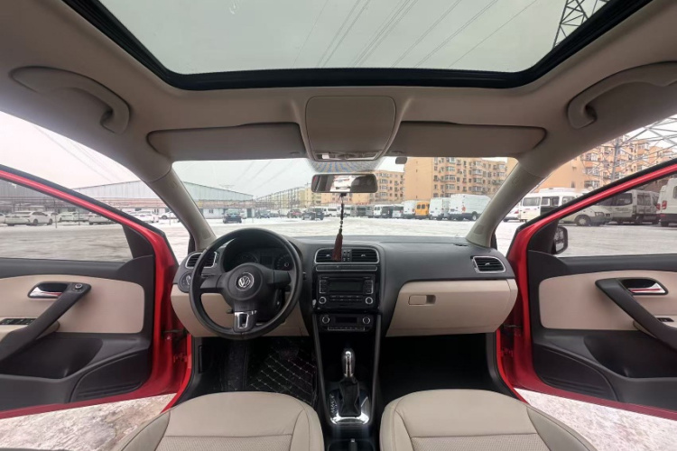 大众 Polo 2011款 1.6L 自动致尚版中控内饰7003