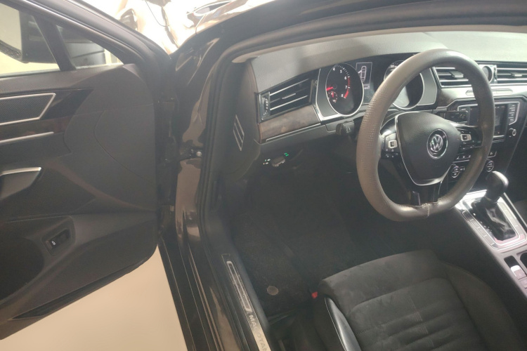 大众 迈腾 2017款 380TSI DSG 豪华型中控内饰20