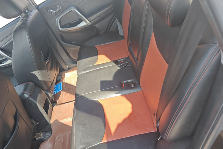 奇瑞 瑞虎5 2014款 2.0L 手动家享版中控内饰21