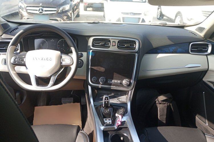 领克01 2019款 2.0T 两驱型Pro版 国VI中控内饰12