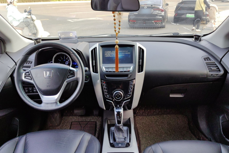 纳智捷 优6 SUV 2015款 1.8T 智尊型中控内饰7003