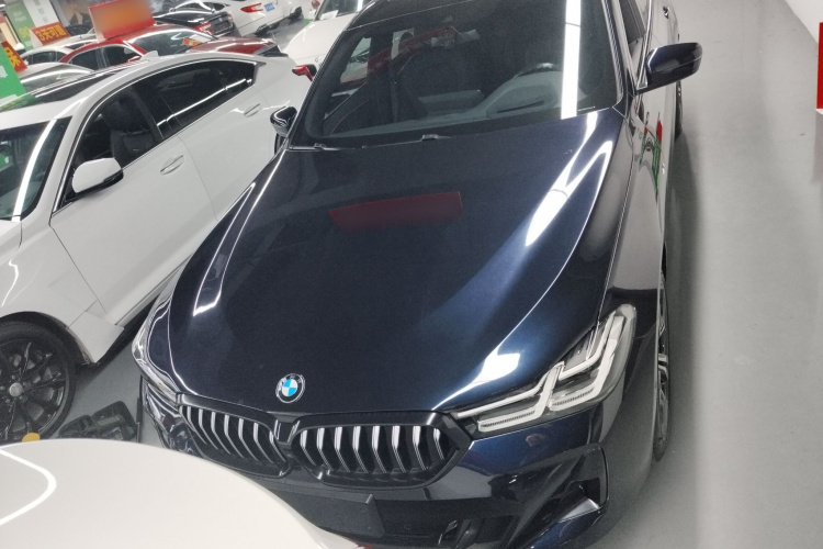 宝马6系GT 2022款 630i M运动套装车身外观6001