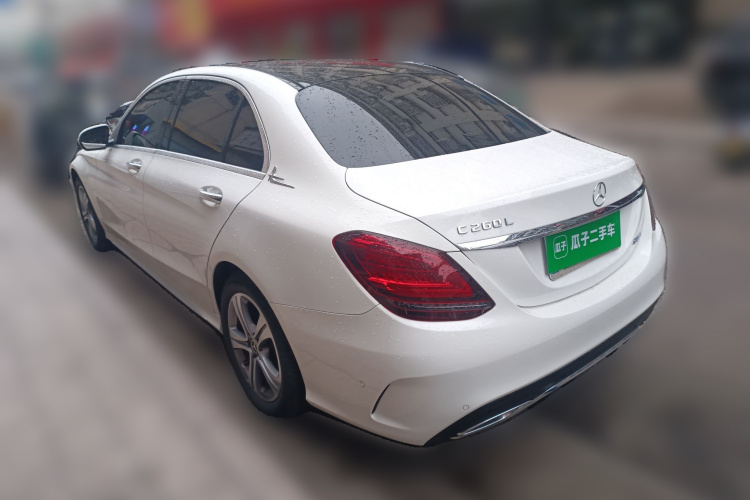 奔驰C级 2020款 改款 C 260 L 运动版车身外观5