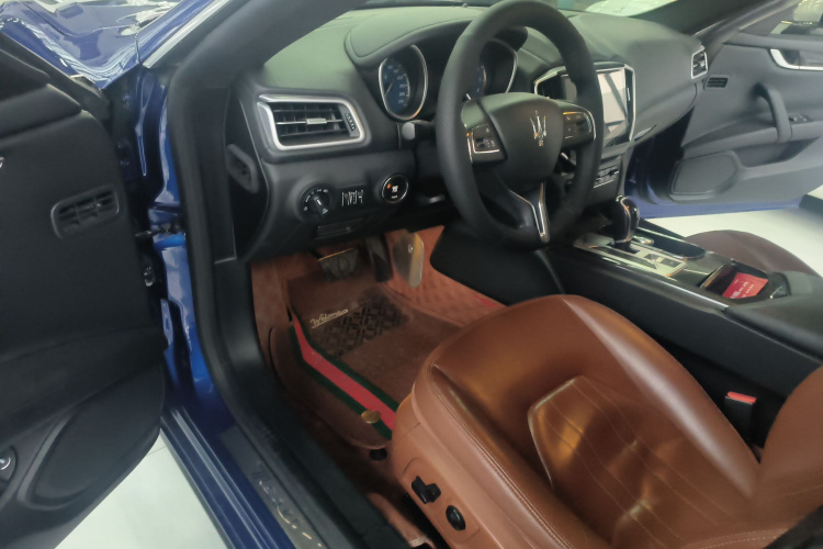 玛莎拉蒂 Ghibli 2014款 3.0T 标准版中控内饰20