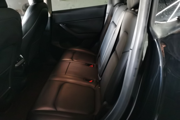 特斯拉 Model Y 2021款 标准续航后驱版中控内饰21