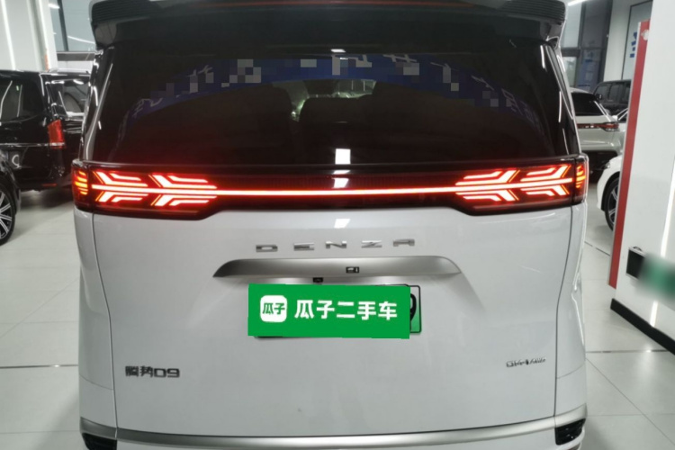 腾势D9 2024款 DM-i 980 四驱旗舰型车身外观6