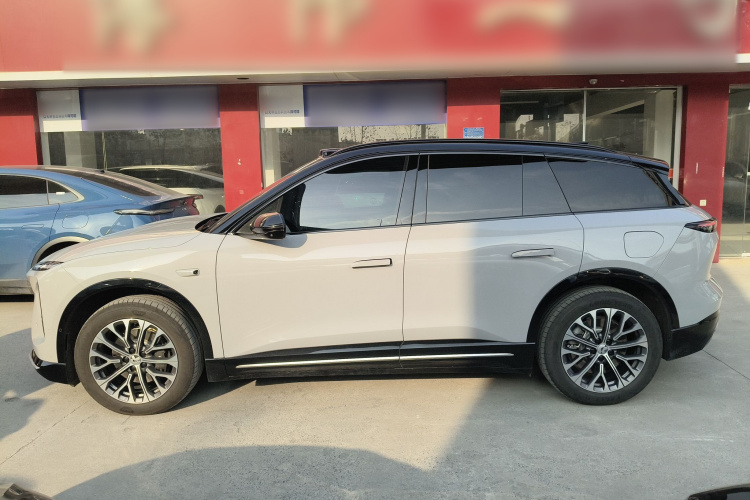 蔚来ES6 2025款 75kWh车身外观4