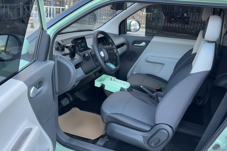 长安启源 长安Lumin 2023款 205km 香沁款中控内饰7004