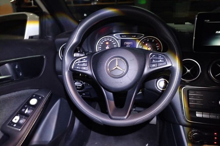 奔驰A级(进口) 2016款 A 180局部细节13