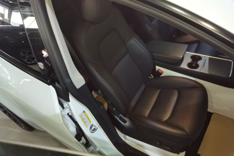特斯拉 Model Y 2024款 后轮驱动版局部细节41