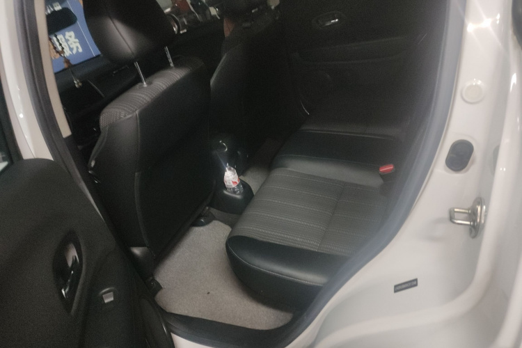 本田 缤智 2017款 1.8L CVT两驱先锋型中控内饰7004