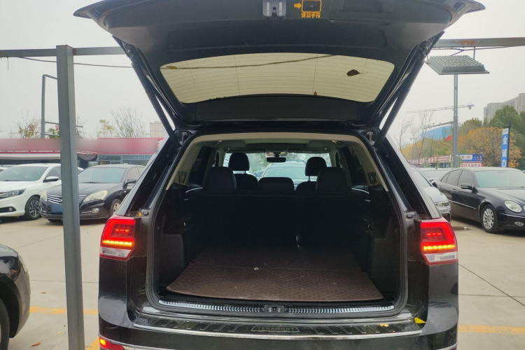 大众 途昂 2019款 330TSI 两驱豪华版 国VI机舱底盘23