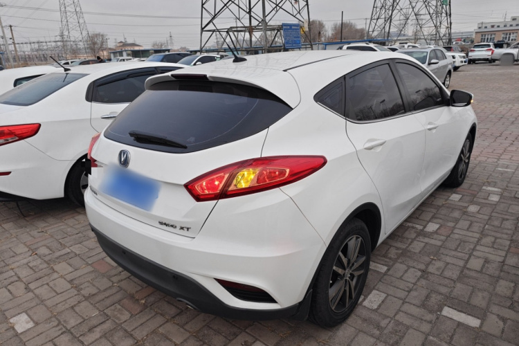 长安 逸动 2015款 1.6L 手动俊酷型 国V车身外观7
