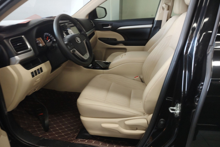 丰田 汉兰达 2018款 2.0T 两驱精英版 5座 国VI中控内饰19