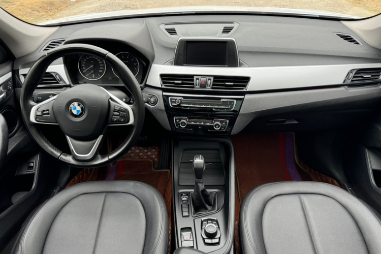 宝马X1 2018款 sDrive20Li 领先型中控内饰7002