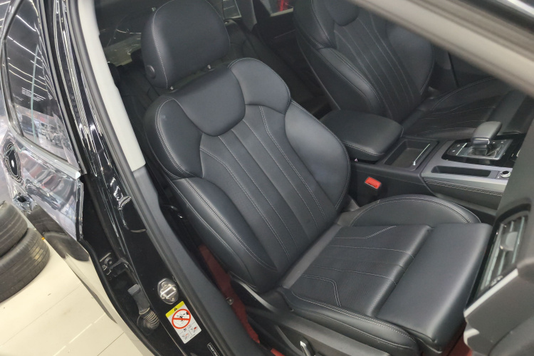 奥迪Q5L 2025款 40 TFSI 时尚动感型局部细节41