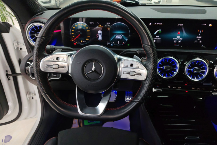 奔驰CLA 2022款 CLA 200 猎跑车中控内饰13