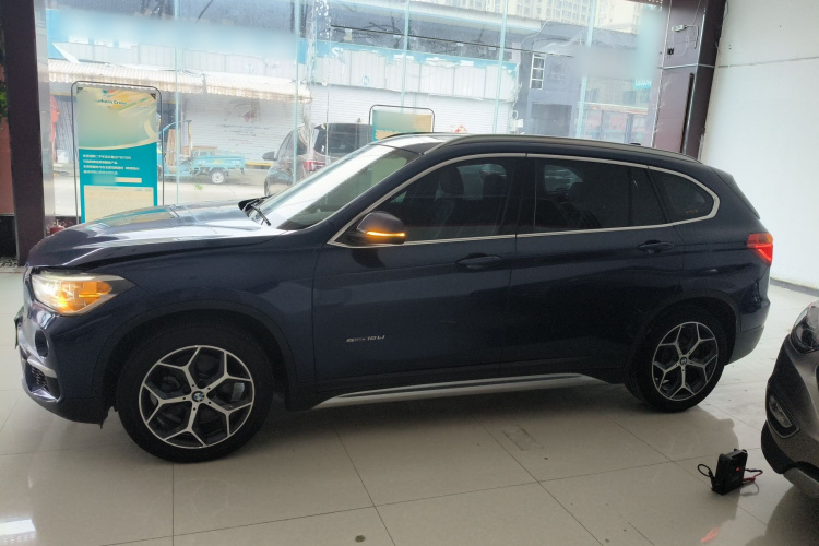 宝马X1 2018款 sDrive18Li 尊享型车身外观4