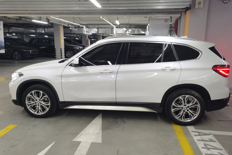 宝马X1 2019款 sDrive20Li 领先型车身外观4