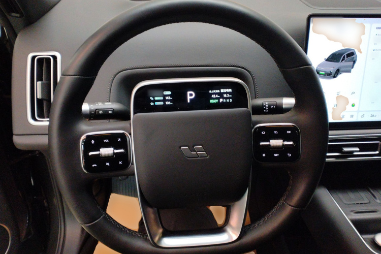理想汽车 理想L9 2025款 Ultra 智能焕新版中控内饰13