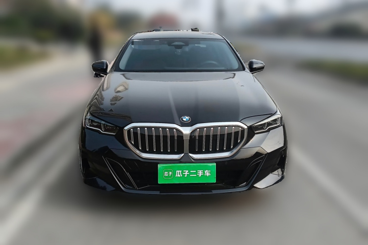 宝马5系 2024款 530Li 领先型 M运动套装车身外观6001
