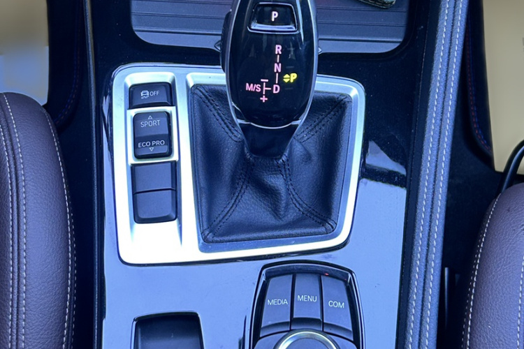 宝马1系 2020款 120i M运动套装局部细节18