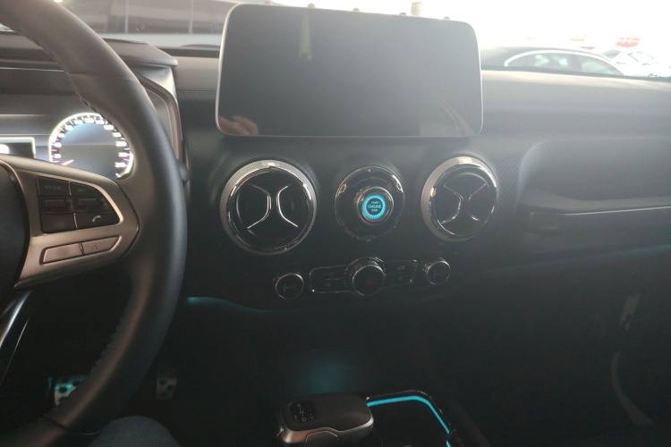 北京越野 北京BJ40 2023款 2.0T 自动四驱城市猎人版侠客型局部细节9002