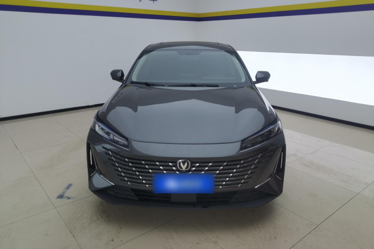 长安 逸动 2024款 1.5T GDI自动 旗舰型车身外观2