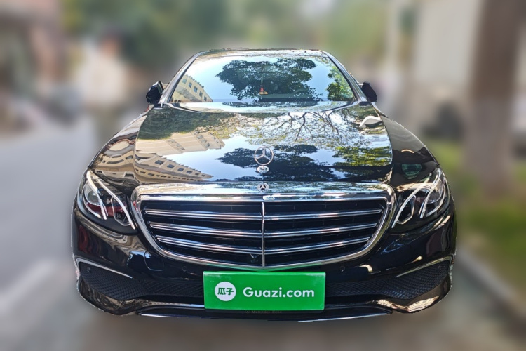 奔驰E级 2020款 E 300 L 豪华型车身外观2