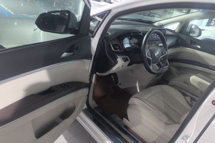 别克GL8 2021款 陆上公务舱 652T 豪华型中控内饰20