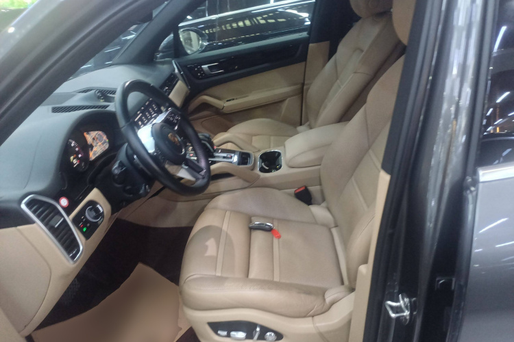 保时捷 Cayenne新能源 2019款 Cayenne E-Hybrid 2.0T中控内饰19