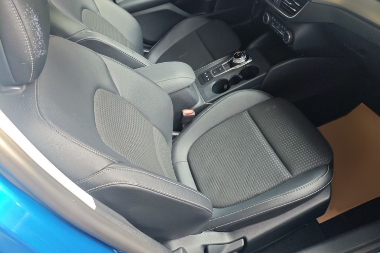 福特 福克斯 2020款 两厢 EcoBoost 180 自动锋潮型局部细节41