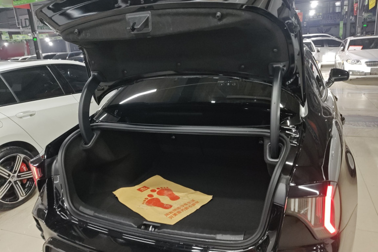 领克03 2023款 2.0TD DCT劲Halo机舱底盘23