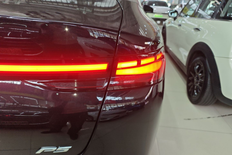 小鹏P5 2024款 500Pro版车身外观9