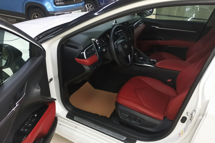 丰田 凯美瑞 2018款 2.5S 锋尚版中控内饰20