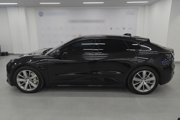 极氪001 2021款 超长续航双电机 YOU版车身外观4