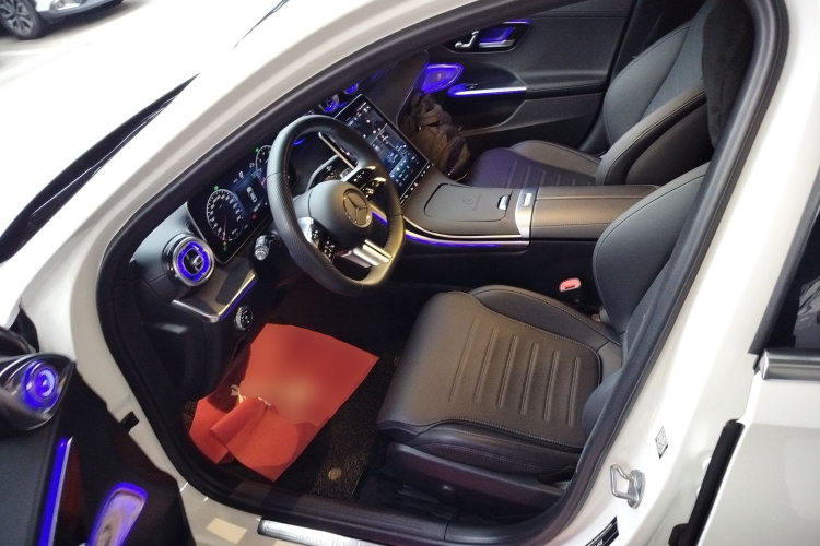 奔驰C级 2023款 改款 C 200 L 运动版中控内饰20