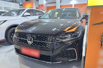 大众 帕萨特 2025款 出众款 330TSI 星空精英版