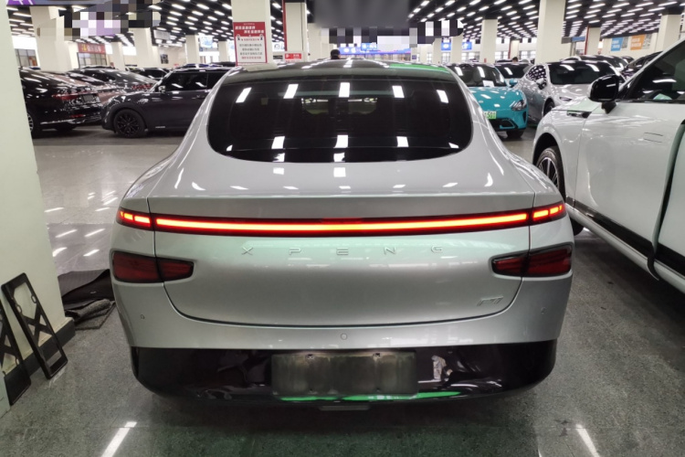 小鹏P7 2024款 P7i 550 Pro车身外观6004